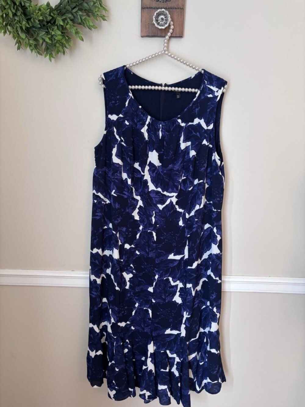 Talbots Womens Size 16W Blue Black Floral Dress Sleeveless Ruffle Hem